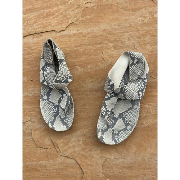 Pedro Garcia Snakeskin Flat Thong Sandals Grey 36 - Picture 1 of 4